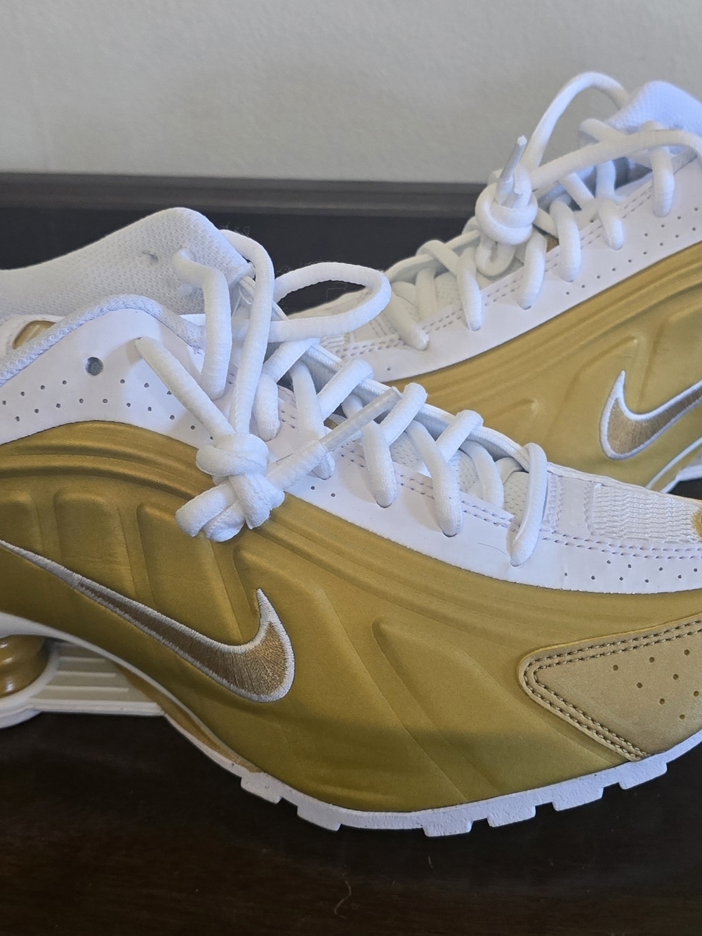 Nike Shox R4 White and Gold Runner Sneakers (Womens/Youth)